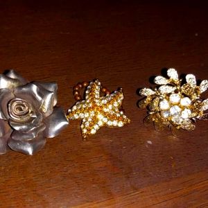 Pieces to put on your necklace